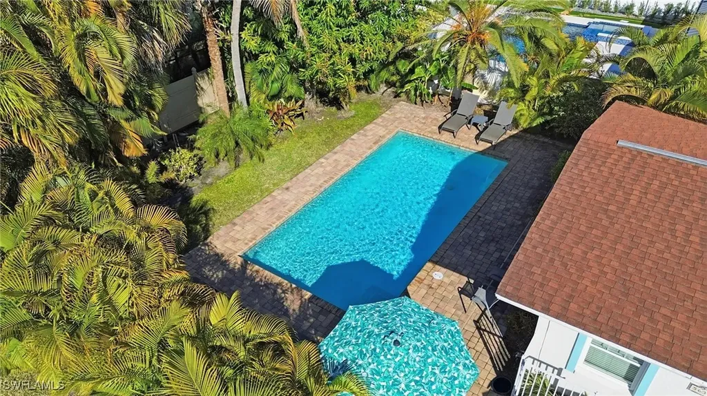 559-563 105th Avenue N Naples FL 34108
