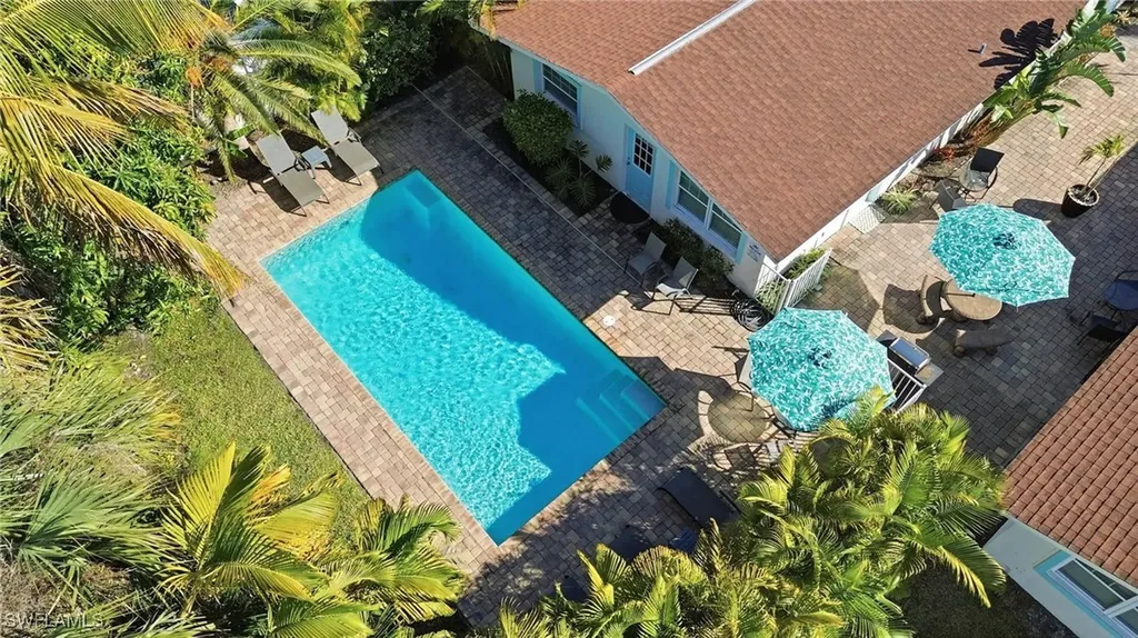 559 105th Avenue N Naples FL 34108