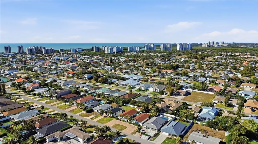 559-563 105th Avenue N Naples FL 34108