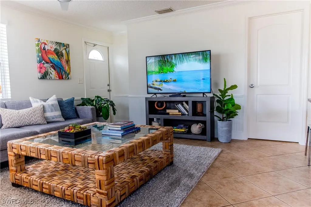 559 105th Avenue N Naples FL 34108