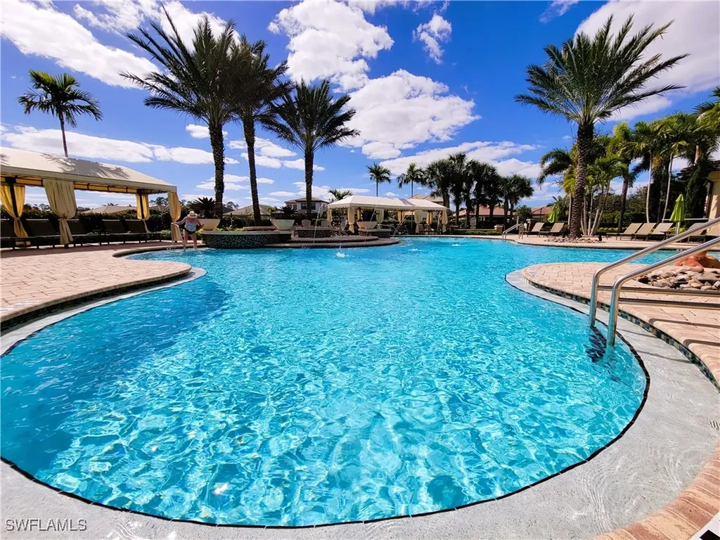 9183 Woodhurst Drive Naples FL 34120