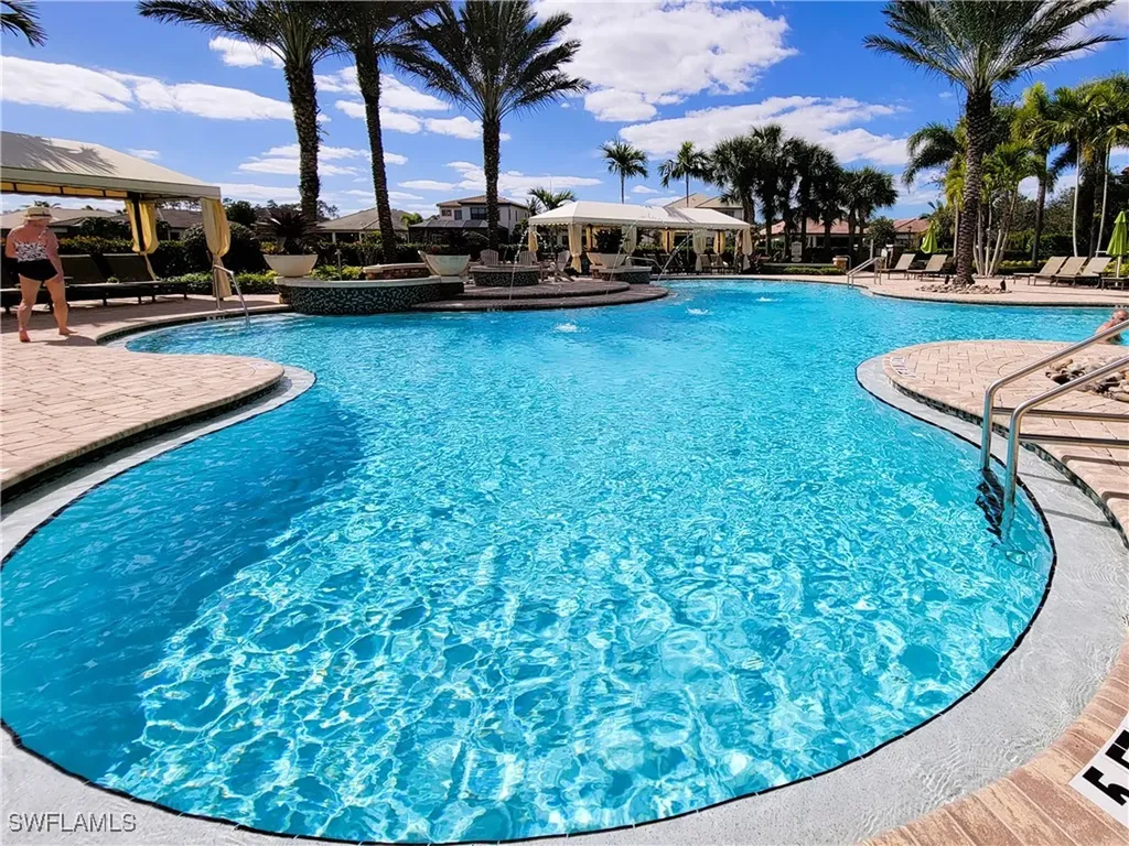 9183 Woodhurst Drive Naples FL 34120