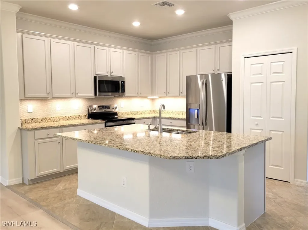9183 Woodhurst Drive Naples FL 34120