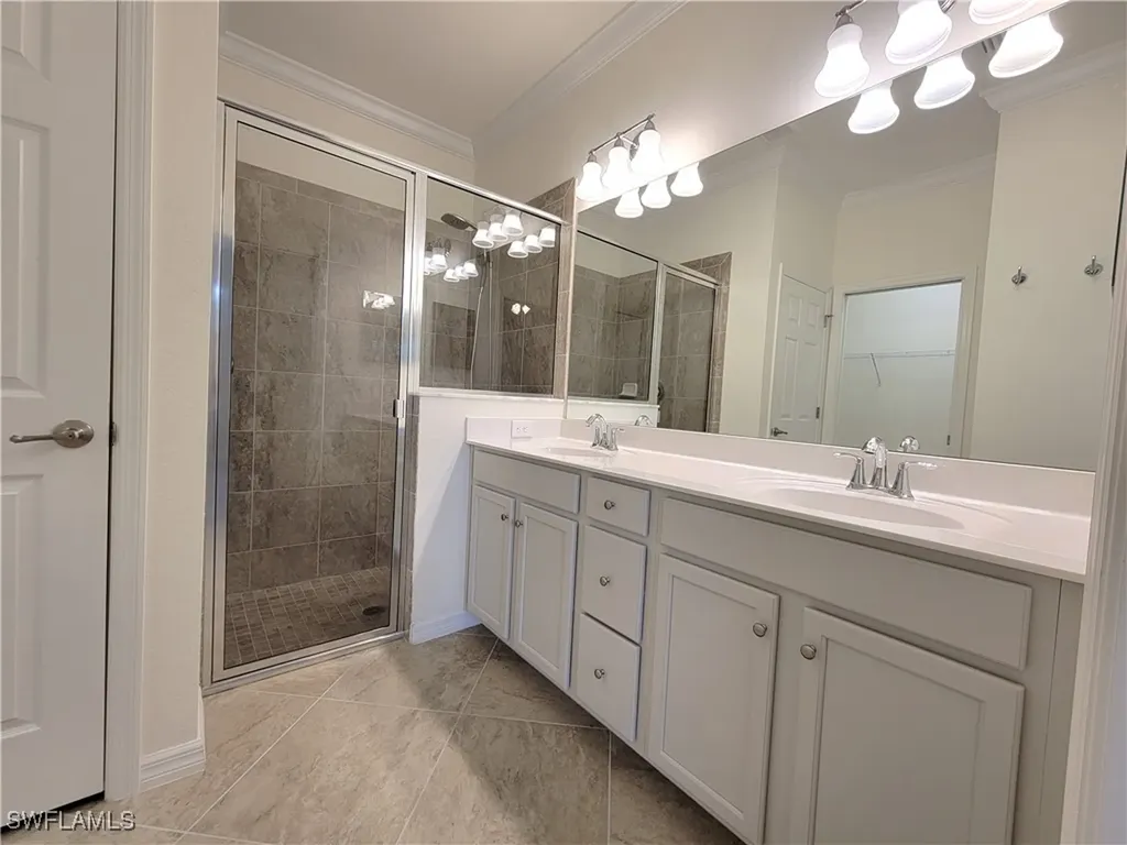 9183 Woodhurst Drive Naples FL 34120