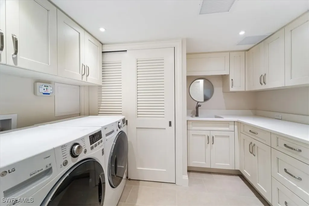 250 Park Shore Drive Naples FL 34103