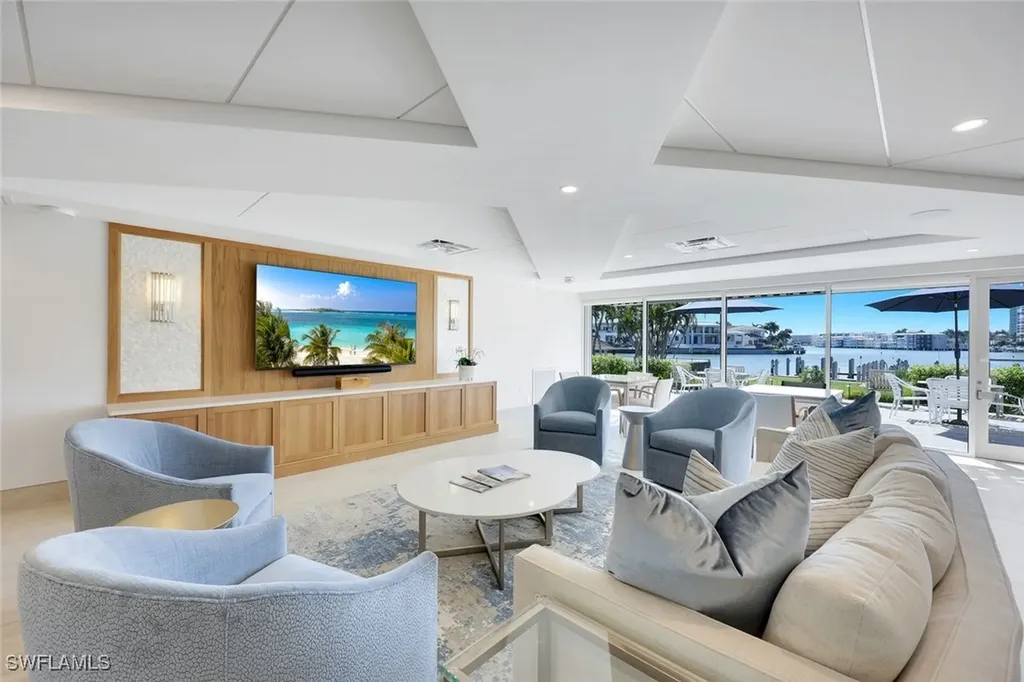 250 Park Shore Drive Naples FL 34103