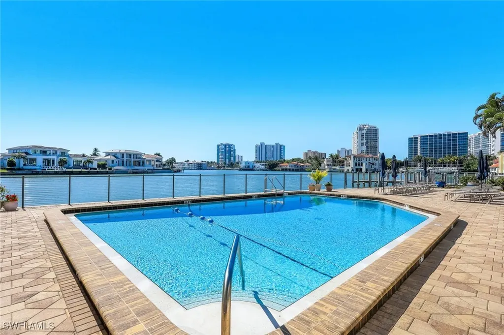 250 Park Shore Drive Naples FL 34103