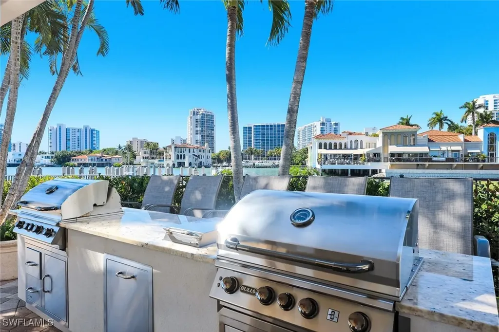 250 Park Shore Drive Naples FL 34103