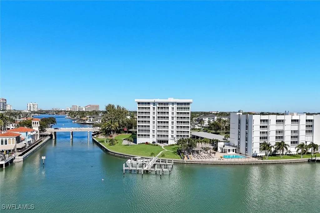 250 Park Shore Drive Naples FL 34103