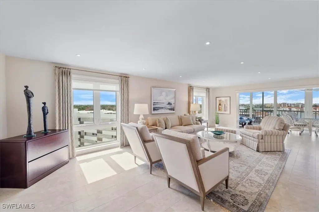 250 Park Shore Drive Naples FL 34103