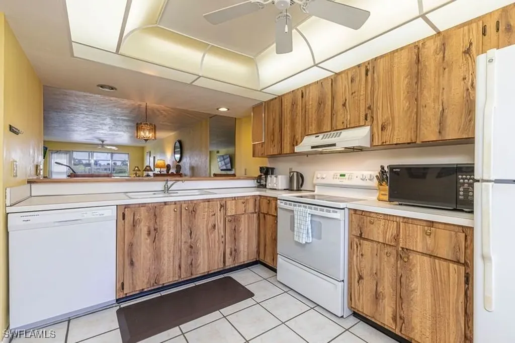 3832 Snowflake Lane Naples FL 34112