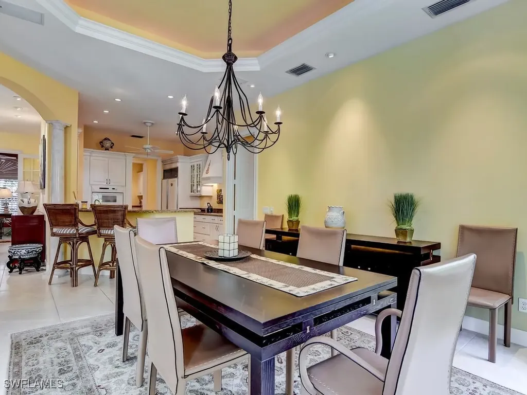 605 6th Avenue N Naples FL 34102