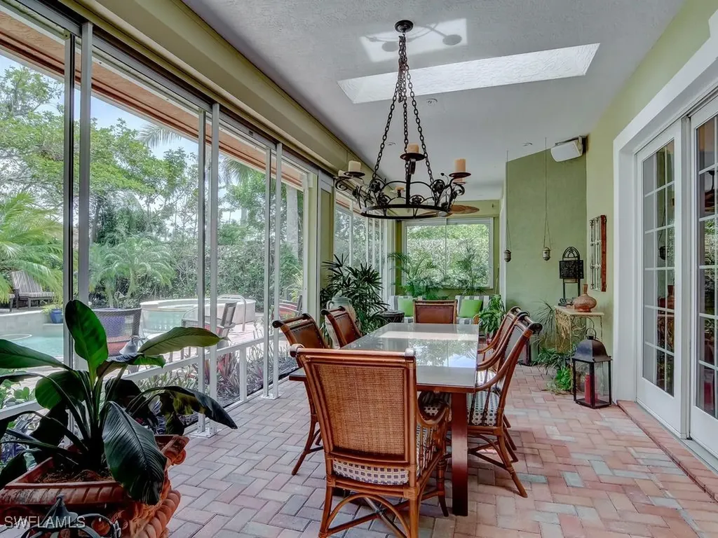 605 6th Avenue N Naples FL 34102
