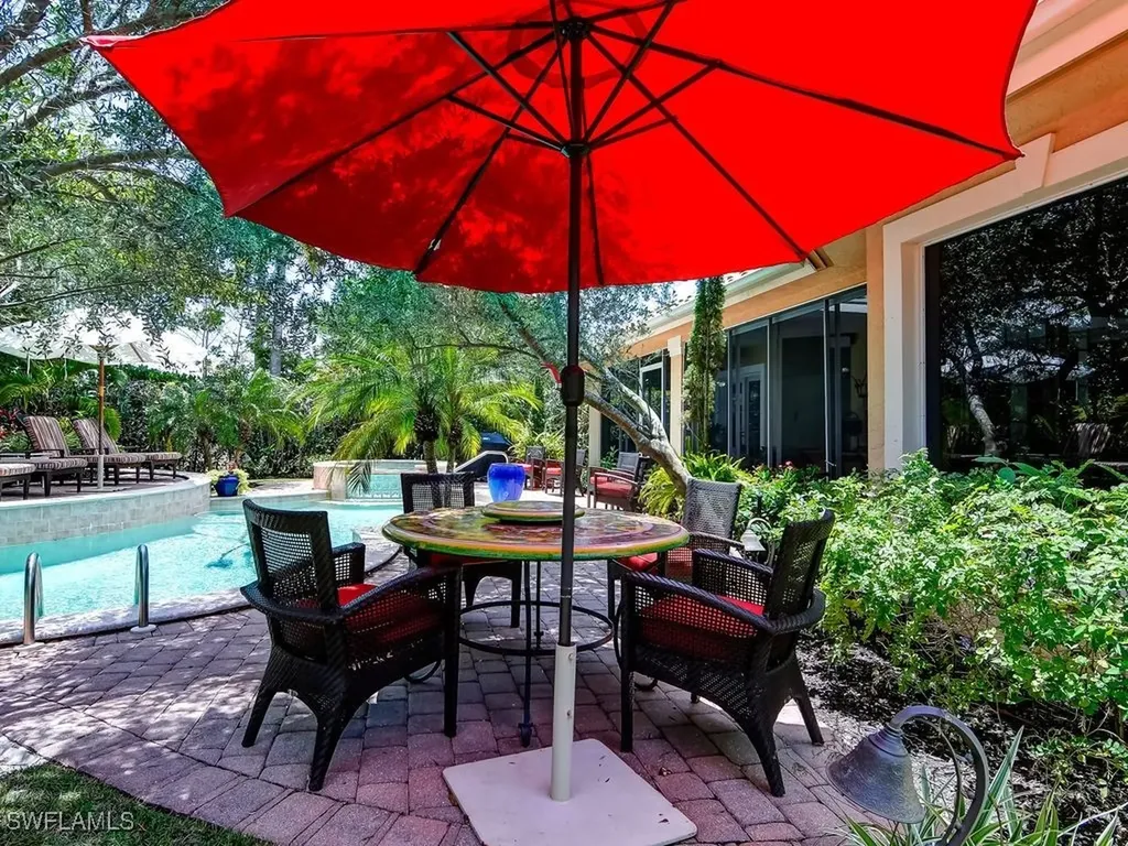 605 6th Avenue N Naples FL 34102