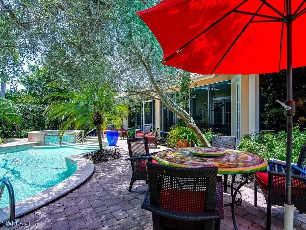 605 6th Avenue N Naples FL 34102