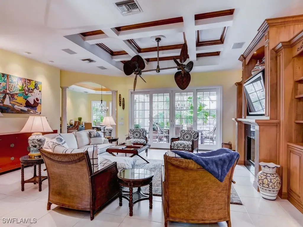 605 6th Avenue N Naples FL 34102