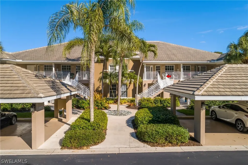 1960 Willow Bend Circle Naples FL 34109