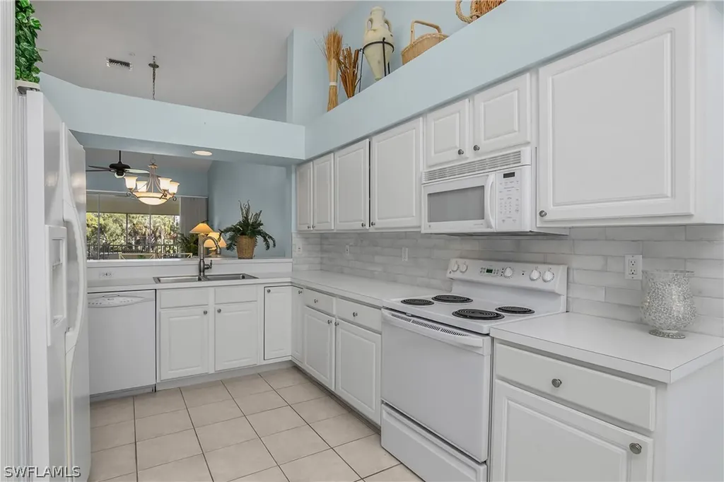 1960 Willow Bend Circle Naples FL 34109