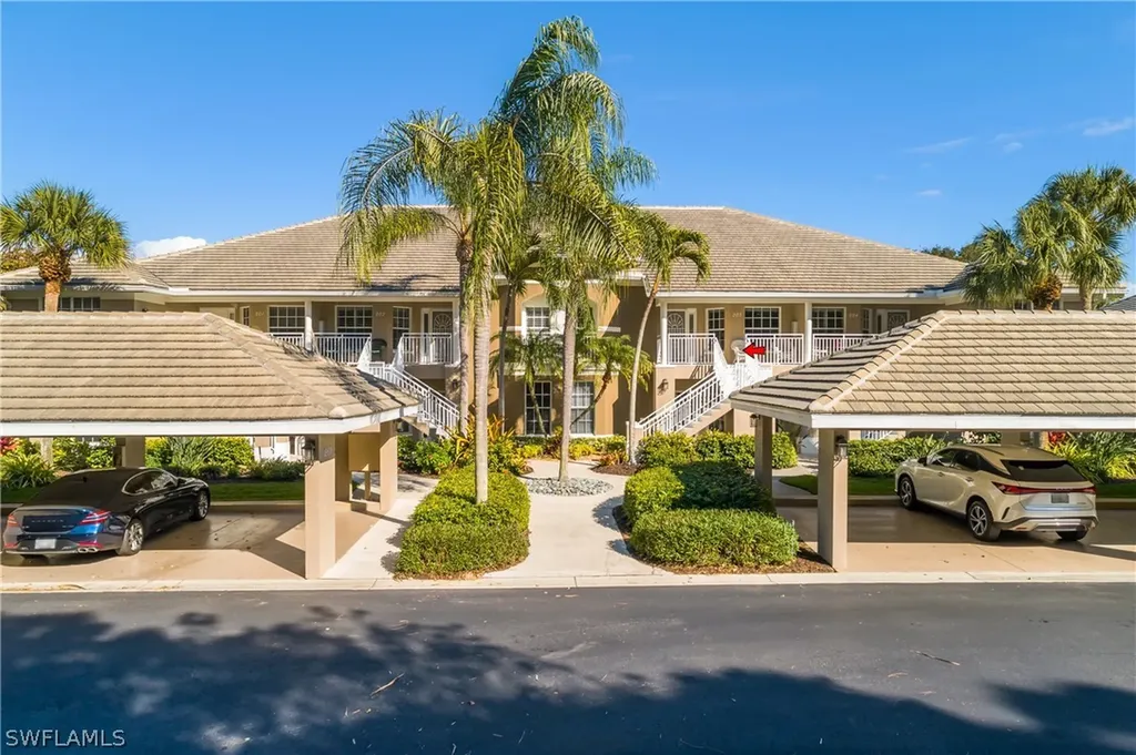1960 Willow Bend Circle Naples FL 34109