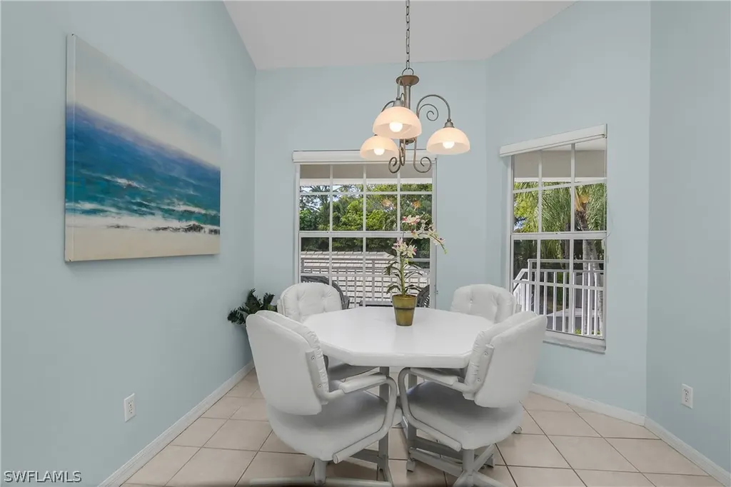 1960 Willow Bend Circle Naples FL 34109