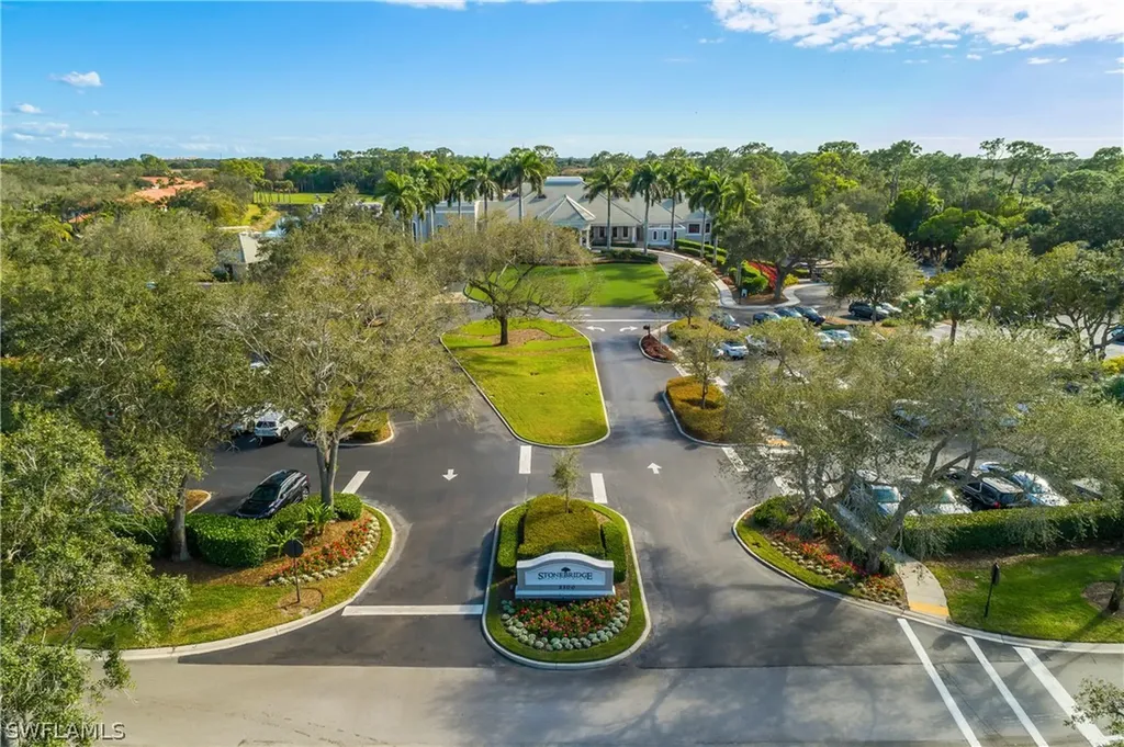 1960 Willow Bend Circle Naples FL 34109