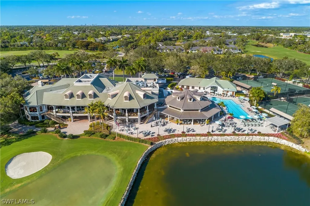 1960 Willow Bend Circle Naples FL 34109