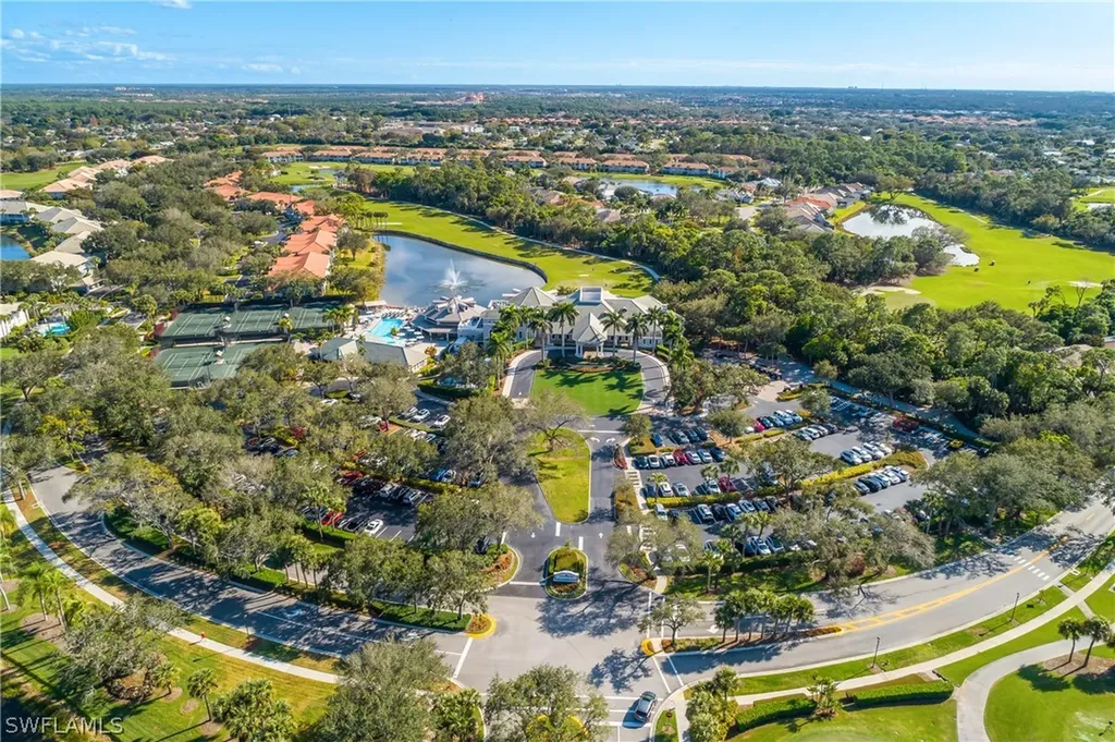 1960 Willow Bend Circle Naples FL 34109