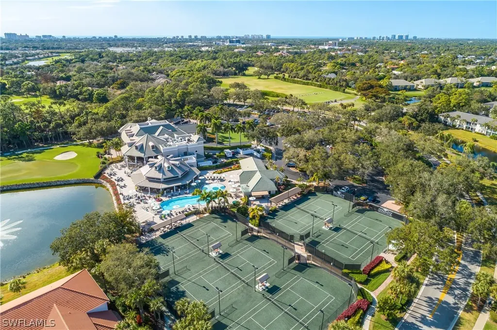 1960 Willow Bend Circle Naples FL 34109