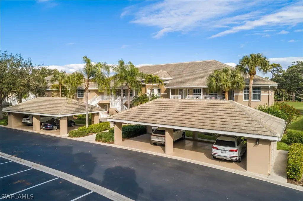 1960 Willow Bend Circle Naples FL 34109