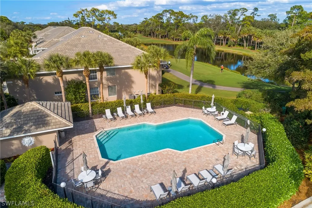 1960 Willow Bend Circle Naples FL 34109