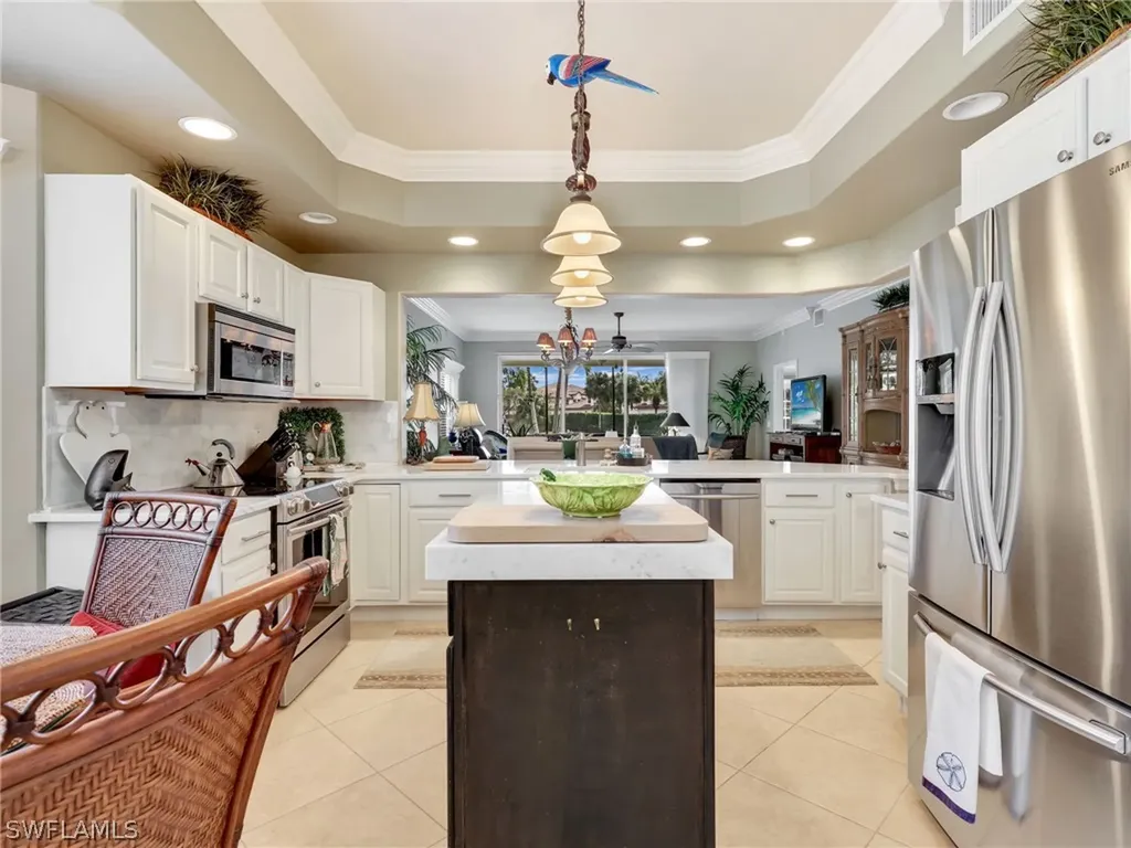 8138 Saratoga Drive Naples FL 34113