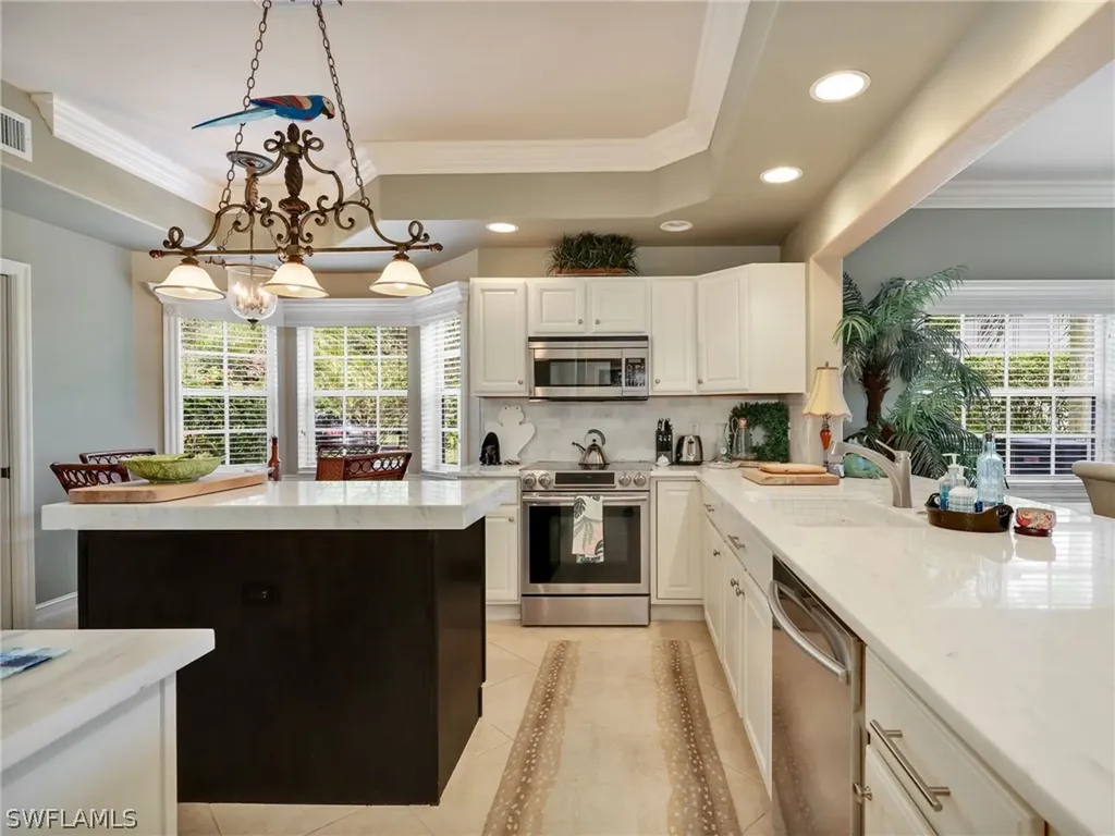 8138 Saratoga Drive Naples FL 34113