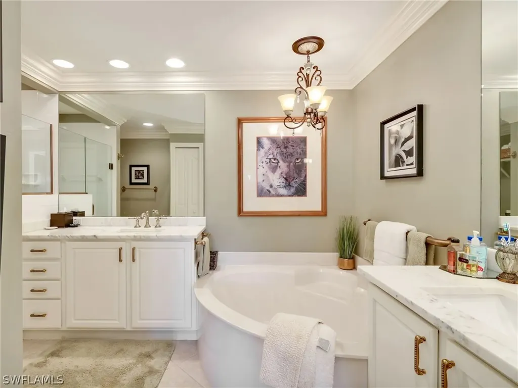 8138 Saratoga Drive Naples FL 34113