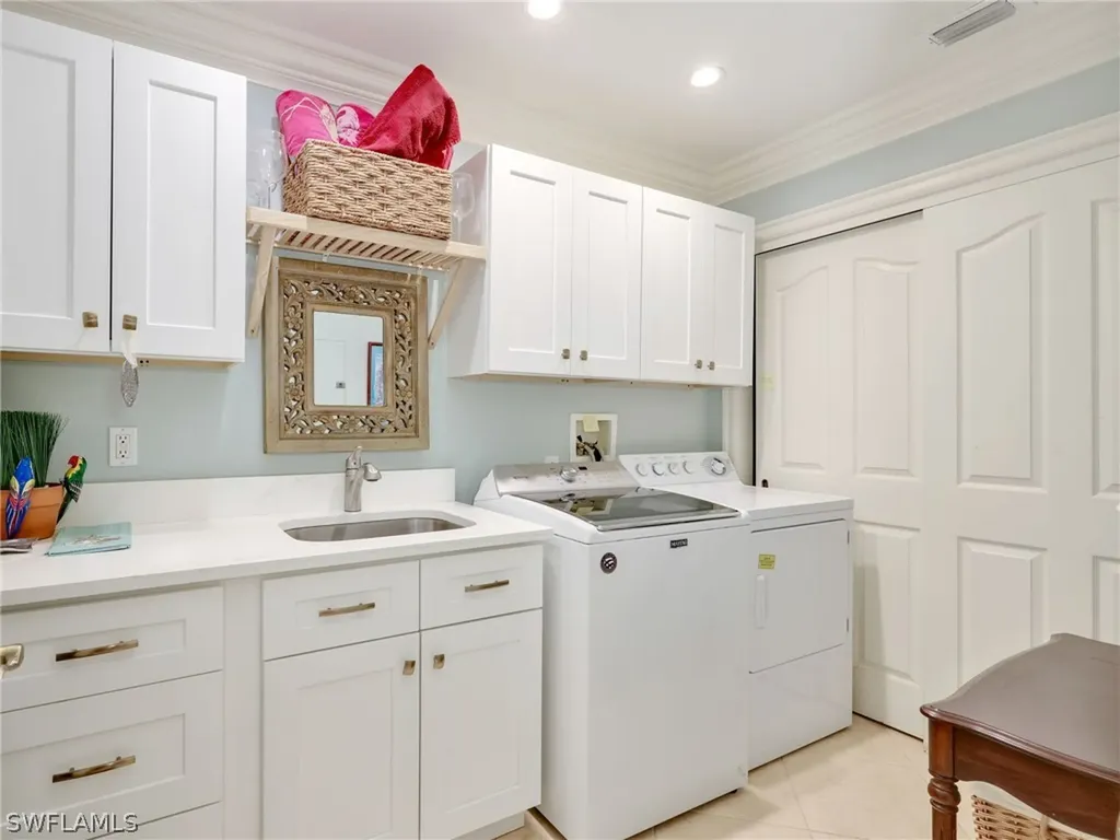8138 Saratoga Drive Naples FL 34113