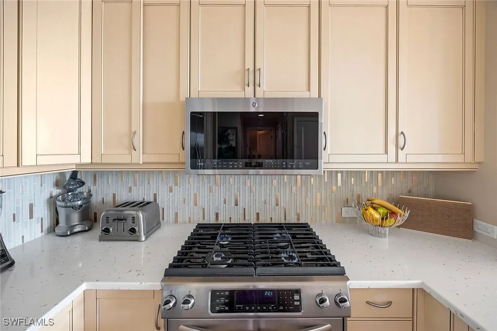 9115 Strada Place Naples FL 34108