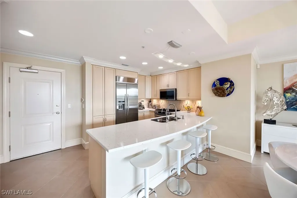 9115 Strada Place Naples FL 34108