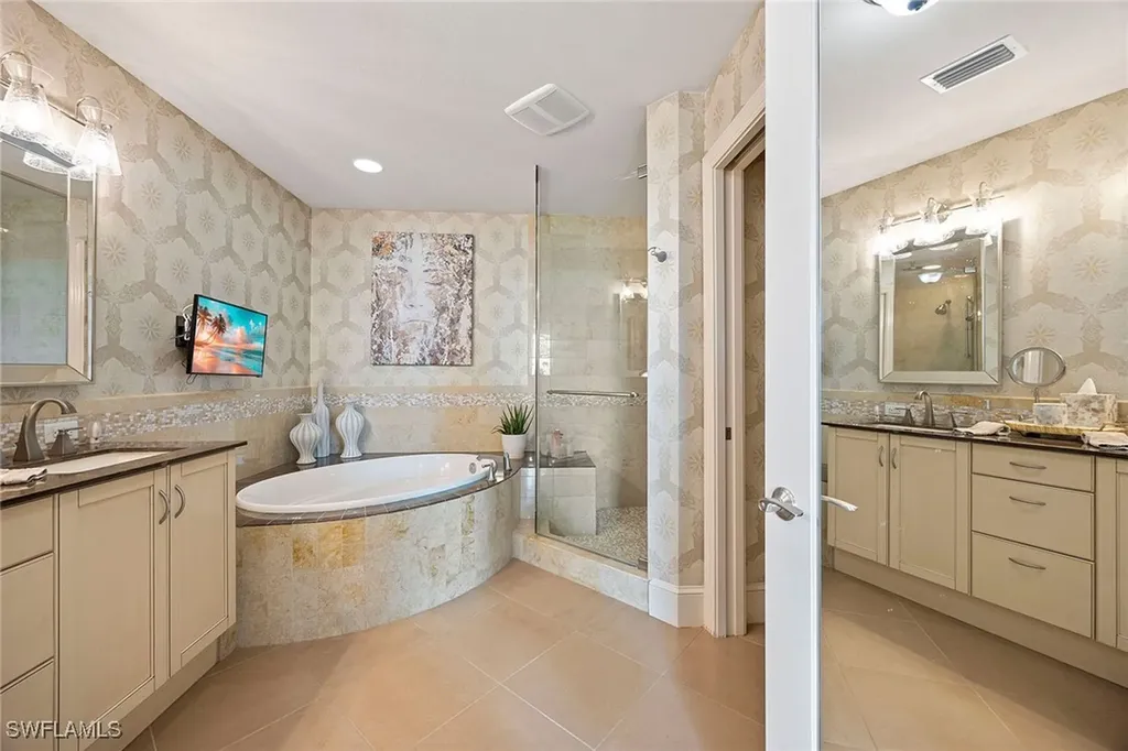9115 Strada Place Naples FL 34108