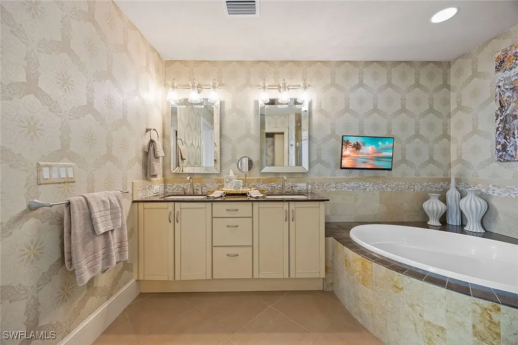9115 Strada Place Naples FL 34108