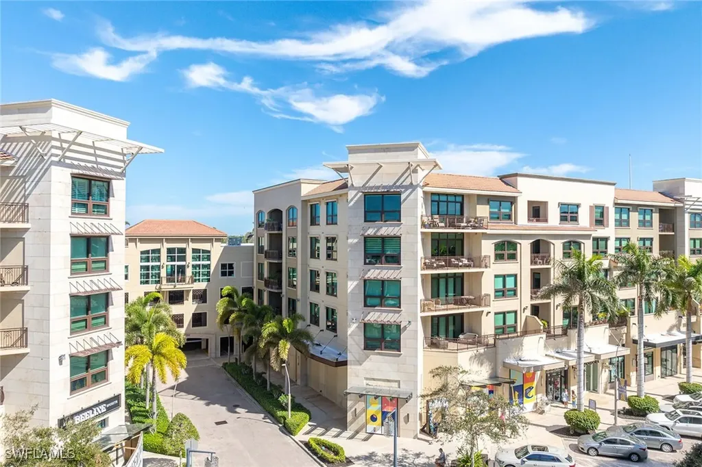 9115 Strada Place Naples FL 34108