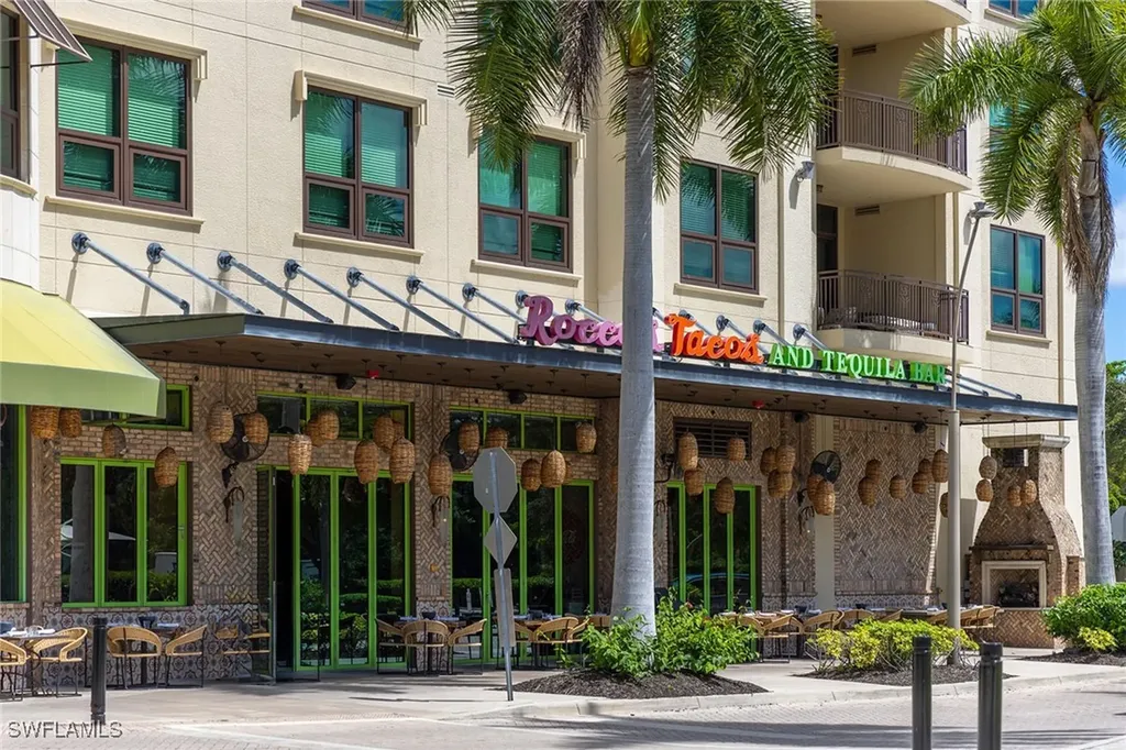 9115 Strada Place Naples FL 34108