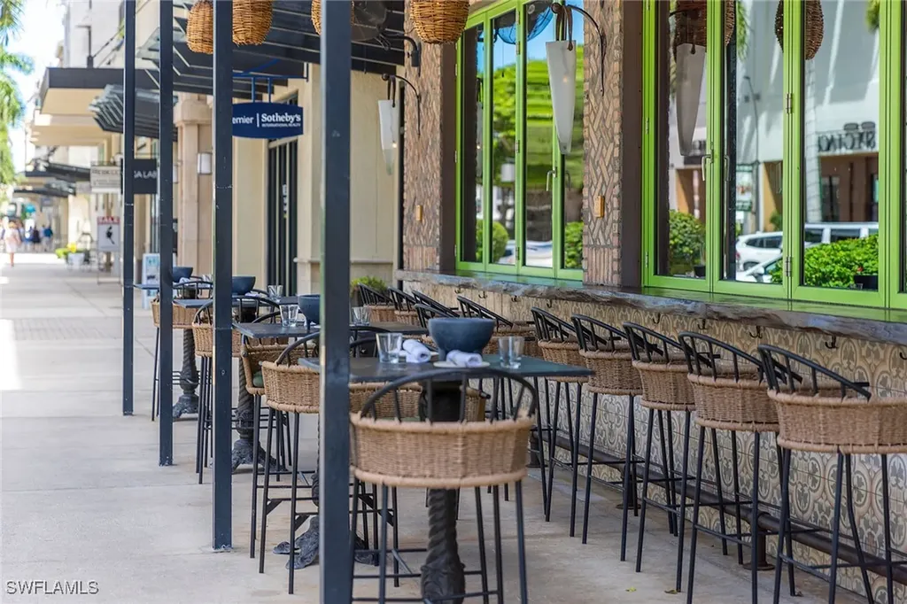 9115 Strada Place Naples FL 34108