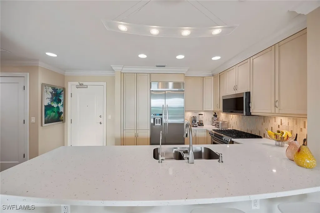 9115 Strada Place Naples FL 34108