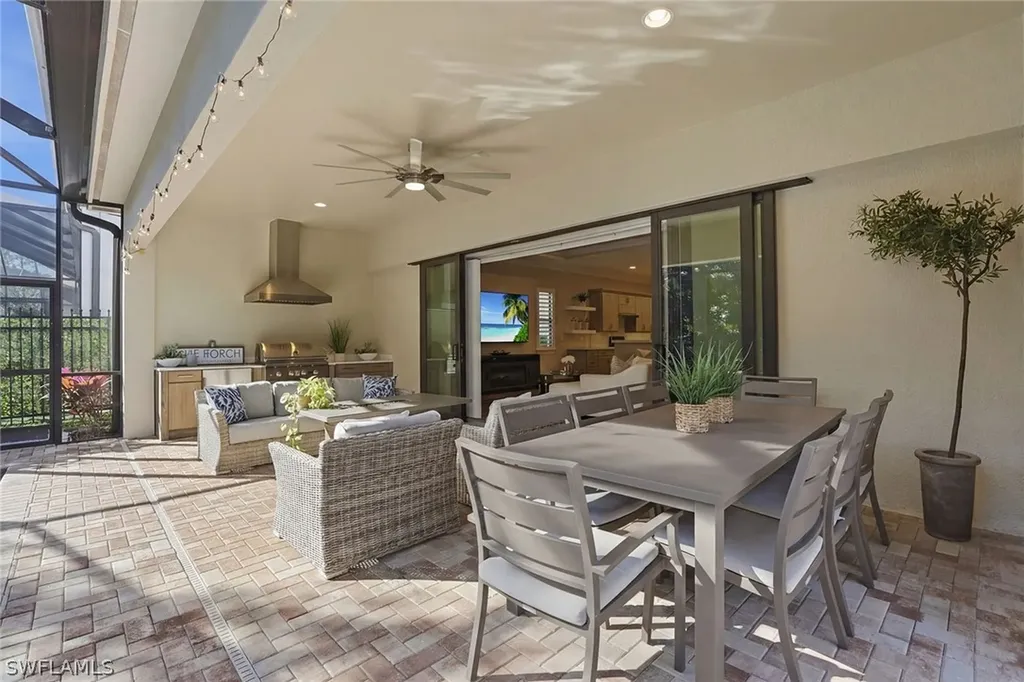 2867 Coco Lakes Drive Naples FL 34105