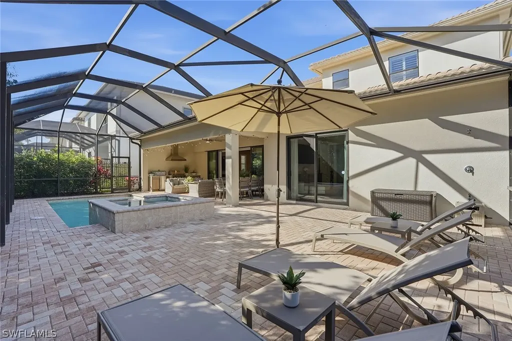 2867 Coco Lakes Drive Naples FL 34105