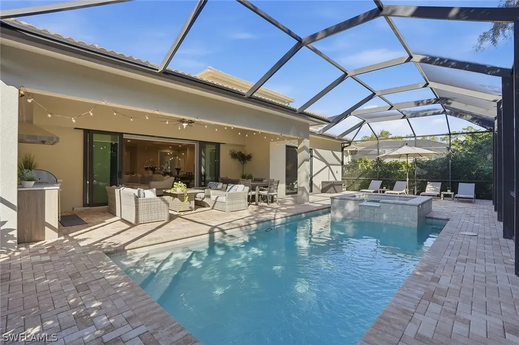 2867 Coco Lakes Drive Naples FL 34105