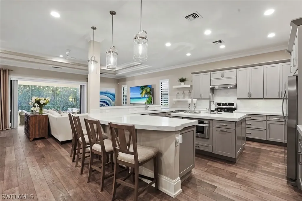 2867 Coco Lakes Drive Naples FL 34105
