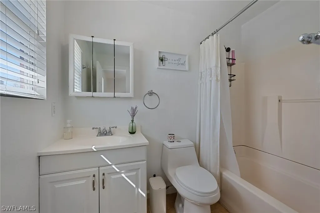 1960 22nd Avenue NE Naples FL 34120