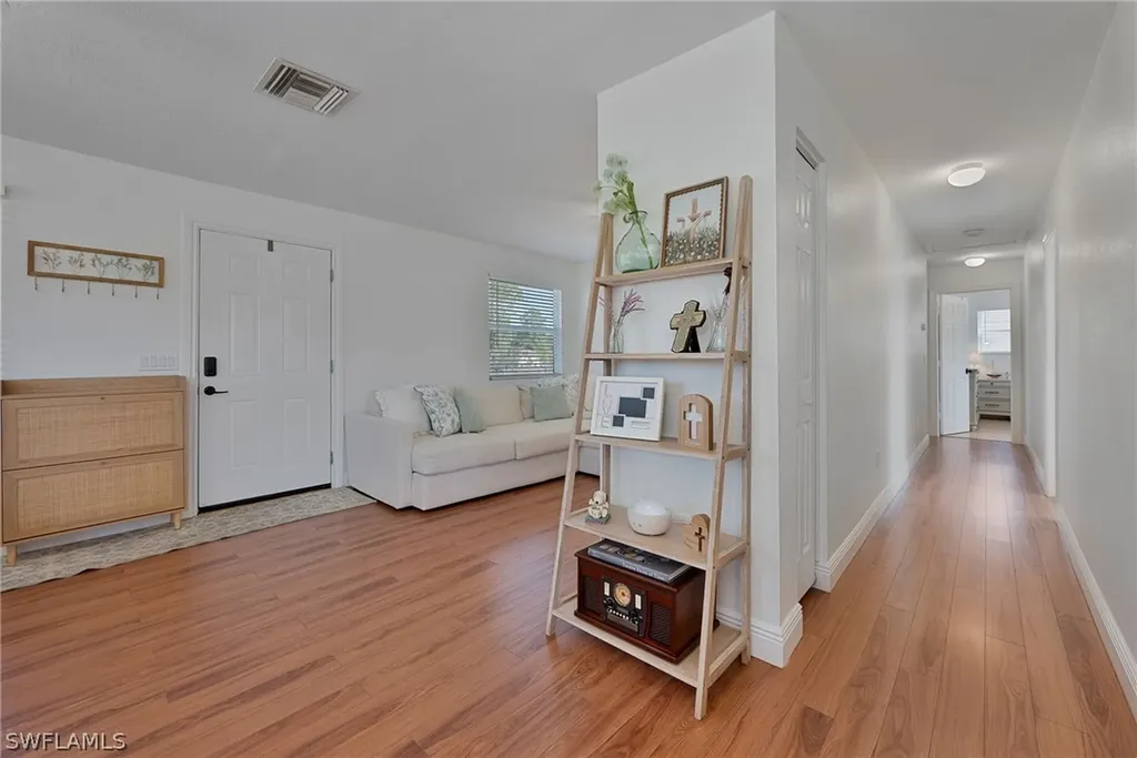 1960 22nd Avenue NE Naples FL 34120