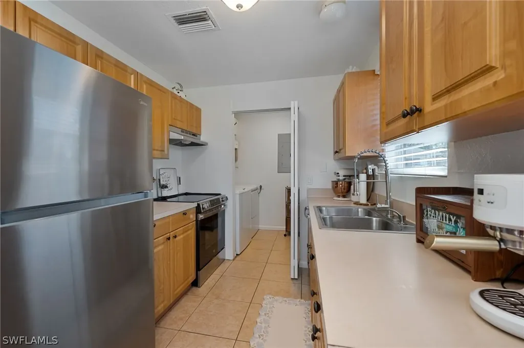1960 22nd Avenue NE Naples FL 34120