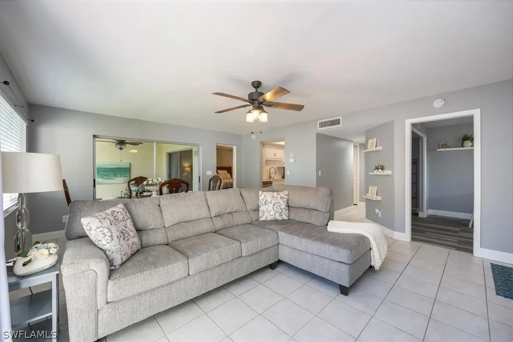 3036 Kings Lake Boulevard Naples FL 34112